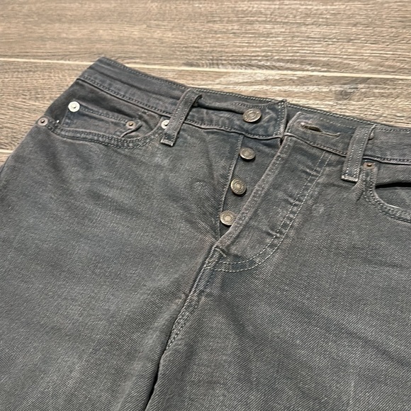 Levi’s straight jeans in charcoal grey - Picture 2 of 3